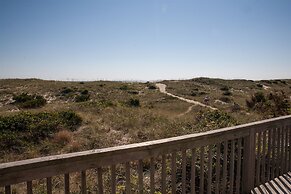 Chez-toni 3 Bedroom Cottage by RedAwning