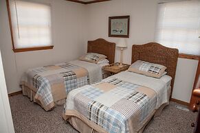 Chez-toni 3 Bedroom Cottage by RedAwning