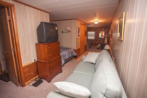 Native Sun 2 Bedroom Cottage by RedAwning