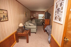 Native Sun 2 Bedroom Cottage by RedAwning