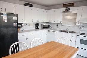 Native Sun 2 Bedroom Cottage by RedAwning