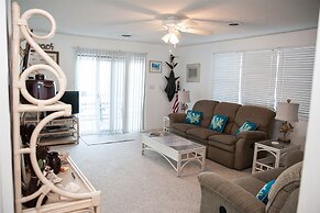 Native Sun 2 Bedroom Cottage by RedAwning