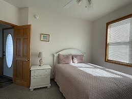 Skate Away 3 Bedroom Cottage by RedAwning