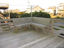 Tilghman's Nette 3 Bedroom Cottage by RedAwning