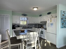 Tilghman's Nette 3 Bedroom Cottage by RedAwning