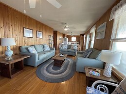 Time / Tide 4 Bedroom Cottage by RedAwning