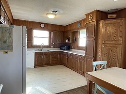 Time / Tide 4 Bedroom Cottage by RedAwning