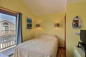 40 Hatteras Blew Studio Bedroom Condo by RedAwning