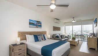 Absolute Waterfront Magnetic Island