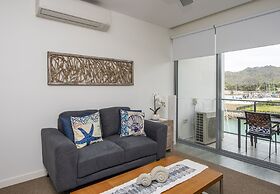 Absolute Waterfront Magnetic Island