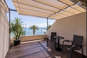 Sea View Luxury Rooms Seven of Nine