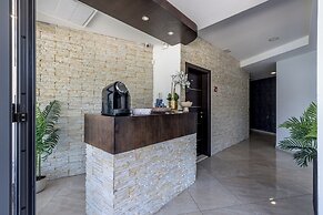 Sea View Luxury Rooms Seven of Nine