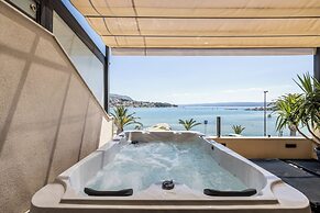 Sea View Luxury Rooms Seven of Nine