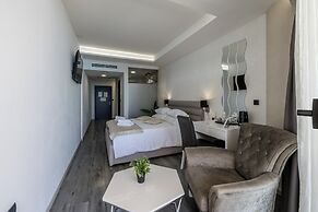 Sea View Luxury Rooms Seven of Nine