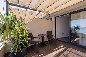 Sea View Luxury Rooms Seven of Nine