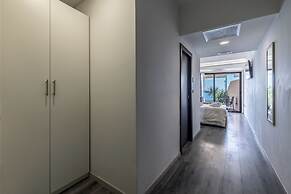 Sea View Luxury Rooms Seven of Nine