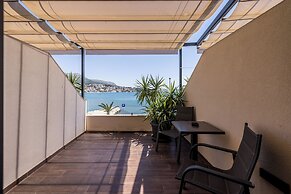 Sea View Luxury Rooms Seven of Nine