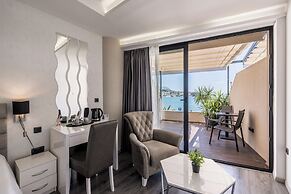 Sea View Luxury Rooms Seven of Nine