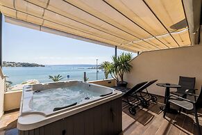 Sea View Luxury Rooms Seven of Nine