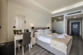 Sea View Luxury Rooms Seven of Nine