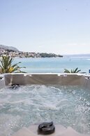 Sea View Luxury Rooms Seven of Nine