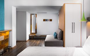 360 Degrees Pop Art Hotel