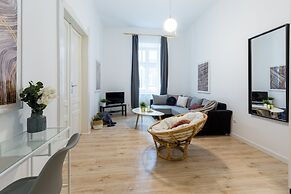 FriendHouse Apartments - Avenue