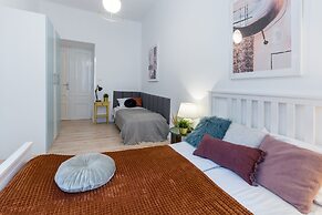 FriendHouse Apartments - Avenue