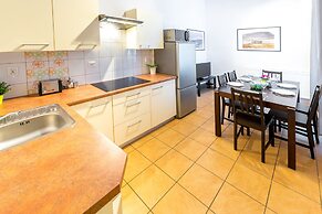 FriendHouse Apartments - Avenue