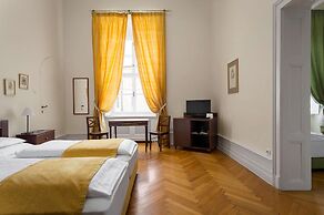 Károlyi Kastély Hotel & Restaurant