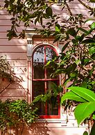 Camellia Inn