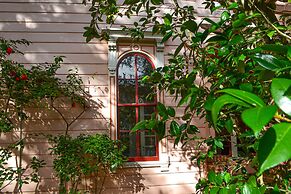 Camellia Inn
