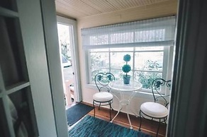 Camellia Inn