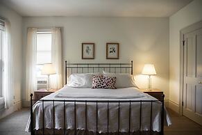 Camellia Inn