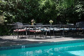 Camellia Inn