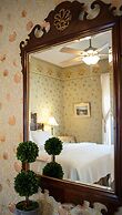 Camellia Inn