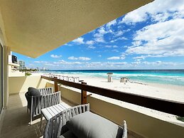 Royal Select at Grand Park Royal Cancun-All Inclusive-Adults Only