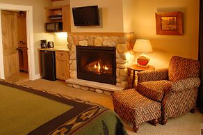 Trappers Landing Lodge