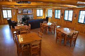 Trappers Landing Lodge