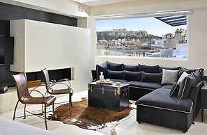 Alto Psyrri Penthouse by K&K