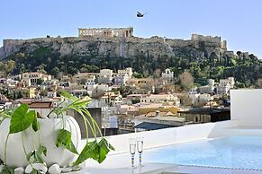 Alto Psyrri Penthouse by K&K