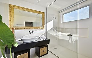 Alto Psyrri Penthouse by K&K