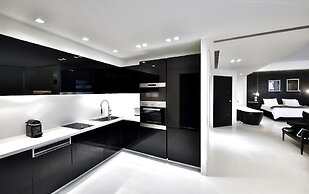 Alto Psyrri Penthouse by K&K