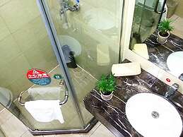 GreenTree Inn Lianyungang Donghai New Bus Station Express Hotel