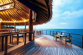 Reethi Faru Resort