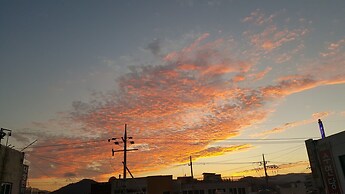 Ninano Guesthouse - Hostel