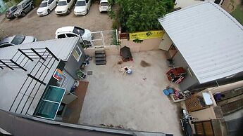 Ninano Guesthouse - Hostel