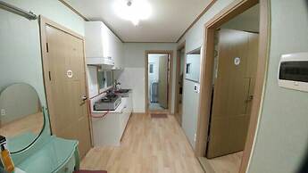 Ninano Guesthouse - Hostel