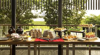 Up-Peak Hotel Simpang Lima Semarang Powered by Archipelago