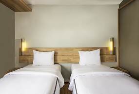 Up-Peak Hotel Simpang Lima Semarang Powered by Archipelago